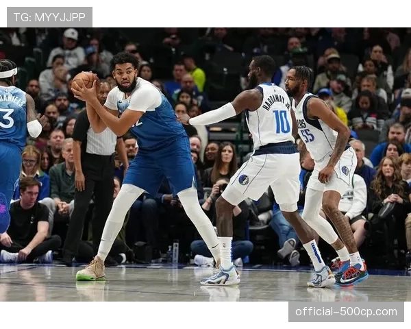 速报:森林狼唐斯第三节伤退,初步检查为左膝过度伸展 速报:森林狼唐斯第三节伤退,初步检查为左膝过度伸展